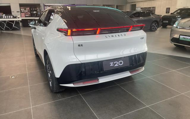 領克Z20實車到店體驗：性能卓越，空間舒適度遠超想象-有駕