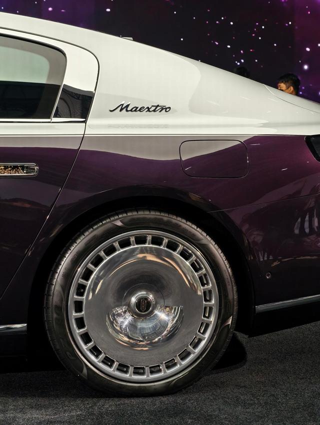 尊界S800發(fā)布，預(yù)售100萬~150萬，比邁巴赫S級(jí)豪，瞄準(zhǔn)大勞+賓利-有駕