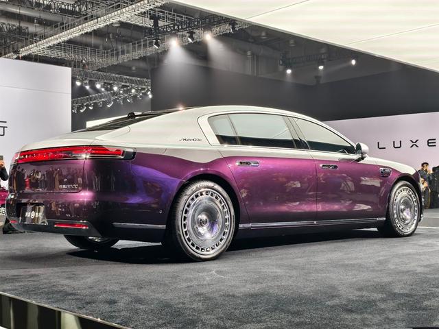 尊界S800發(fā)布，預(yù)售100萬~150萬，比邁巴赫S級(jí)豪，瞄準(zhǔn)大勞+賓利-有駕