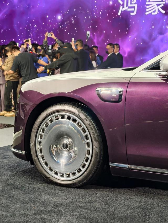 尊界S800發(fā)布，預(yù)售100萬~150萬，比邁巴赫S級(jí)豪，瞄準(zhǔn)大勞+賓利-有駕