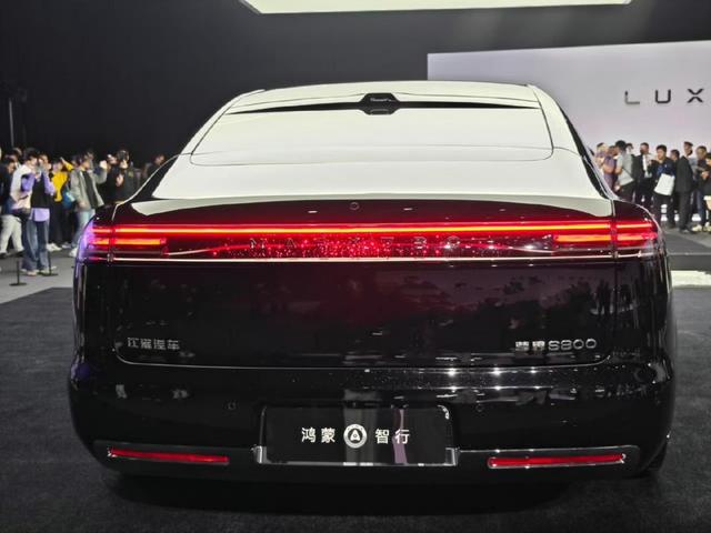 尊界S800發(fā)布，預(yù)售100萬~150萬，比邁巴赫S級(jí)豪，瞄準(zhǔn)大勞+賓利-有駕