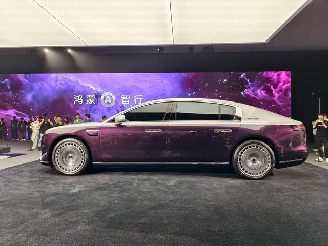 尊界S800發(fā)布，預(yù)售100萬~150萬，比邁巴赫S級(jí)豪，瞄準(zhǔn)大勞+賓利-有駕