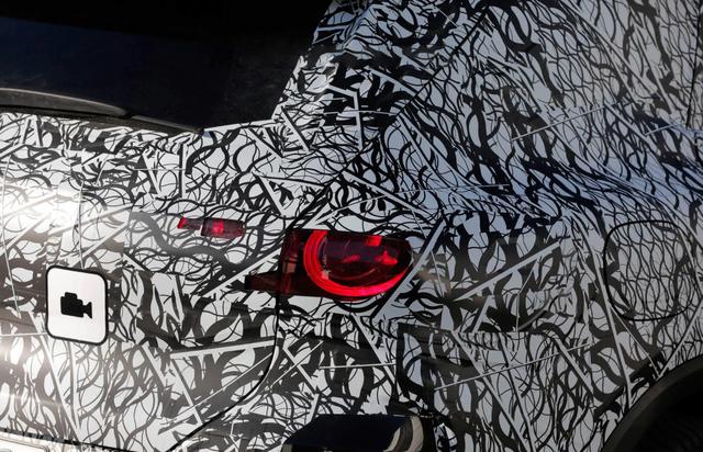 全新奔馳GLC EV偽裝諜照 尾燈細節曝光 基于純電平臺打造-有駕