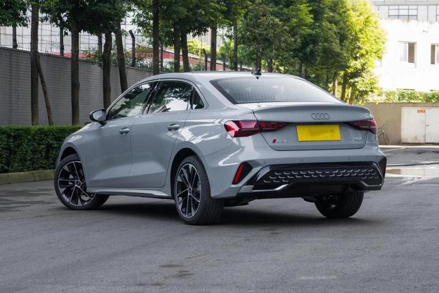 新款奧迪A3L，車標能發光，軸距提升50mm，升1.5T動力，真香預警-有駕