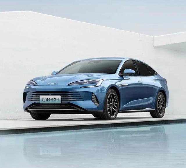 比亞迪新車驚爆價！B級豪車僅12.8萬，長近5米油耗4.8L-有駕