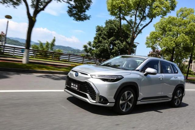 豐田&ldquo;價(jià)格戰(zhàn)&rdquo;來襲！7.5萬SUV油耗3毛，還選啥電車？-有駕