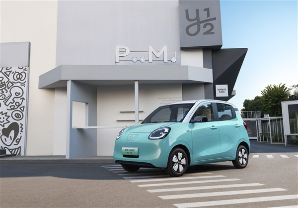 聯(lián)名卡皮巴拉小黃豚！五菱宏光MINIEV四門版實(shí)車曝光