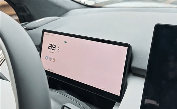 小鵬P7+高速上屏幕全黑：重啟正常后10幾分鐘后復現(xiàn)