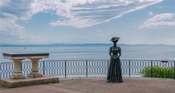 阿里巴巴擬議分拆上市之際 斑馬智行前女CFO公開鄙視某些高管人品行徑