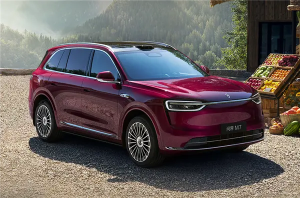 28.8萬(wàn)元起售干崩服務(wù)器！全新問界M7開售1小時(shí)訂單破10萬(wàn)